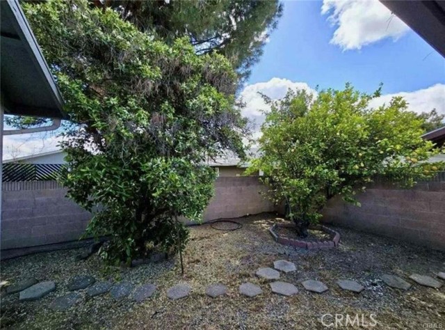 Detail Gallery Image 6 of 12 For 600 S Lyon, Hemet,  CA 92543 - 2 Beds | 2 Baths