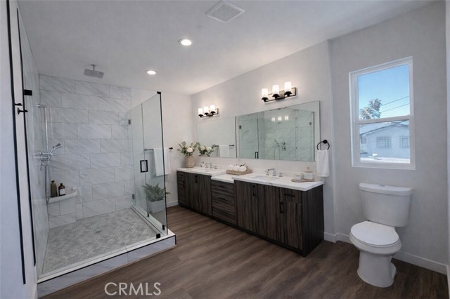 Detail Gallery Image 12 of 19 For 7105 N Dylan Ct, Reseda,  CA 91335 - 4 Beds | 3 Baths