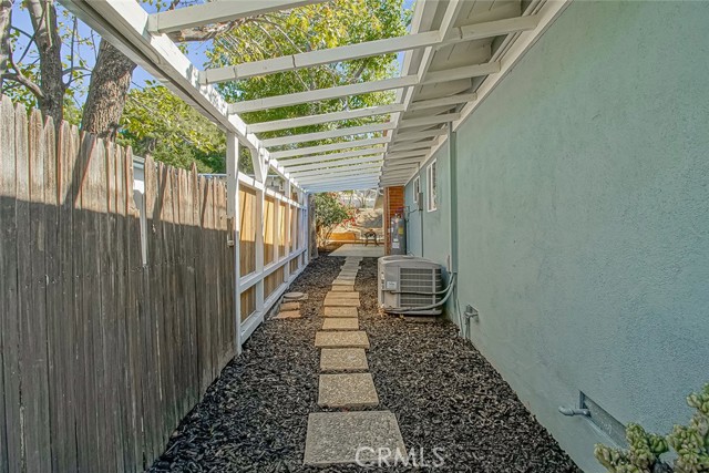 Detail Gallery Image 58 of 74 For 9851 Shadow Island, Sunland,  CA 91040 - 3 Beds | 2 Baths