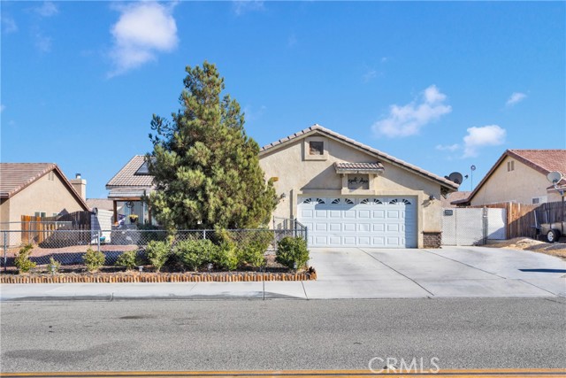 Detail Gallery Image 2 of 30 For 13221 Cypress Ave, Victorville,  CA 92395 - 4 Beds | 3 Baths