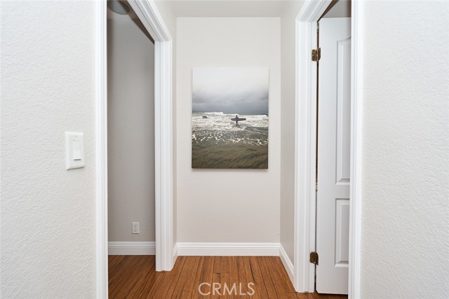 385 Park Avenue, Long Beach CA: https://media.crmls.org/medias/c3811160-320f-4a91-9387-ded965cebaa2.jpg
