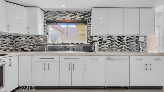 1553 Spyglass, Palm Springs CA: https://media.crmls.org/medias/c381a2cb-09db-45a3-9b4a-d8a0a7e8b3cf.jpg