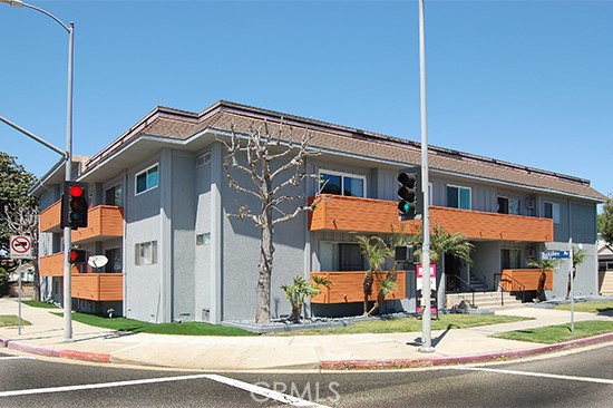 11825 National Boulevard #4