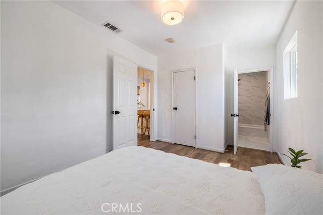 4142 Mercury Avenue, Los Angeles CA: https://media.crmls.org/medias/c382882b-7dd4-460a-bfb8-1807e8e1ff8d.jpg