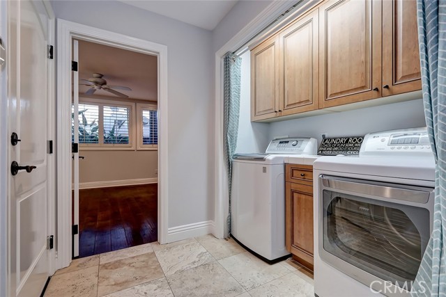 720 10th Street, Hermosa Beach, California 90254, 4 Bedrooms Bedrooms, ,3 BathroomsBathrooms,Residential,Sold,10th,SB21226543