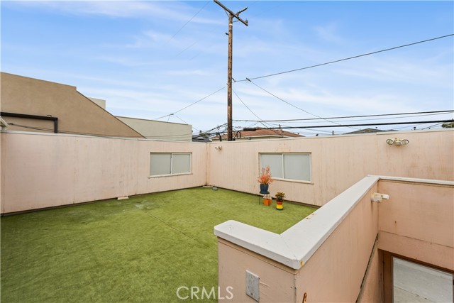 1207 Seal Way, Seal Beach CA: https://media.crmls.org/medias/c382b7c2-b56c-44b4-9eff-d338ce3c662f.jpg