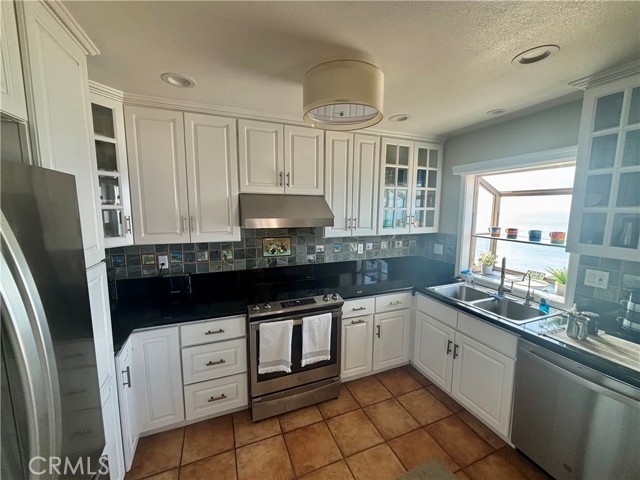 Detail Gallery Image 7 of 19 For 268 Avenida Montalvo, San Clemente,  CA 92672 - 3 Beds | 3 Baths