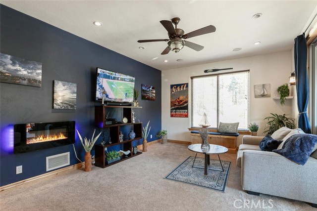 781 Brentwood Drive, Lake Arrowhead CA: https://media.crmls.org/medias/c383334a-88a1-437e-b266-a28bb9a70e0f.jpg