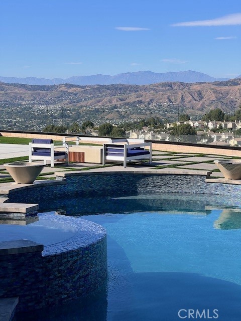 Detail Gallery Image 25 of 30 For 7370 E Nightingale, Anaheim Hills,  CA 92808 - 6 Beds | 4 Baths