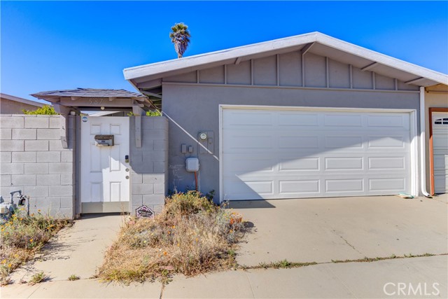 Detail Gallery Image 1 of 1 For 587 Yreka Dr, Salinas,  CA 93906 - 3 Beds | 1/1 Baths