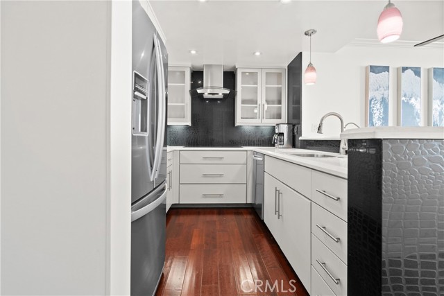 700 E Ocean Boulevard, Long Beach CA: https://media.crmls.org/medias/c3844a3a-6fcd-4cc1-9fb9-d9aff66bf424.jpg