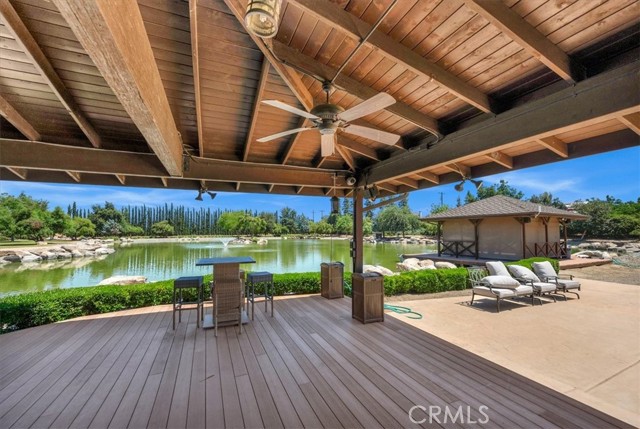 13715 E Nebraska Avenue, Kingsburg CA: https://media.crmls.org/medias/c384afb9-1745-4893-a90e-0d39b62ea689.jpg