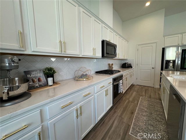 Detail Gallery Image 17 of 46 For 14312 Barbon Beck Ave, Bakersfield,  CA 93311 - 3 Beds | 2 Baths