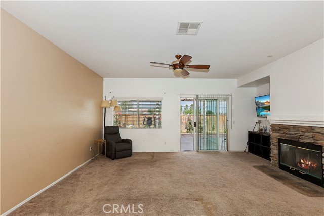 Detail Gallery Image 6 of 27 For 11970 Bryce Ct, Victorville,  CA 92392 - 5 Beds | 2 Baths