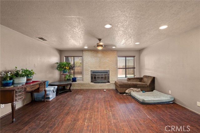 Detail Gallery Image 6 of 43 For 7659 Arcadia Ave, Hesperia,  CA 92345 - 3 Beds | 2 Baths