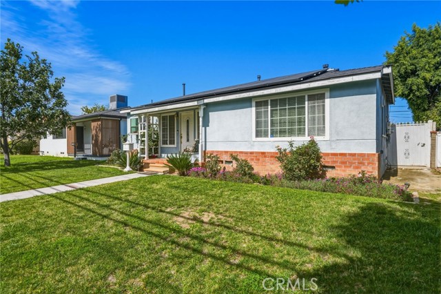 Detail Gallery Image 4 of 33 For 18149 Saticoy, Reseda,  CA 91335 - 3 Beds | 2 Baths