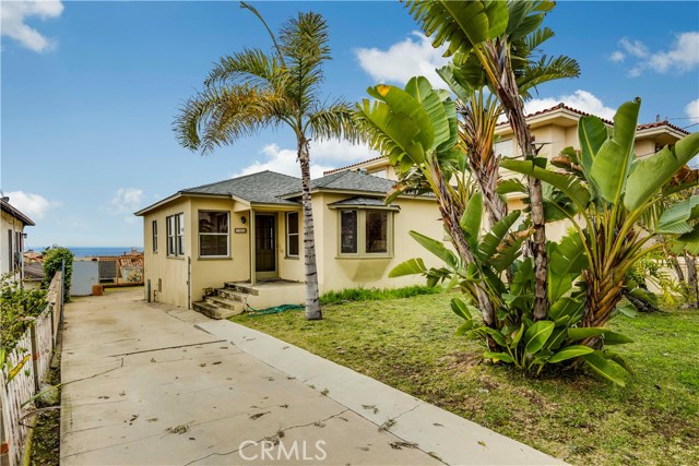 703 Lucia Avenue, Redondo Beach, California 90277, 2 Bedrooms Bedrooms, ,1 BathroomBathrooms,Residential,Sold,Lucia,SB17025295