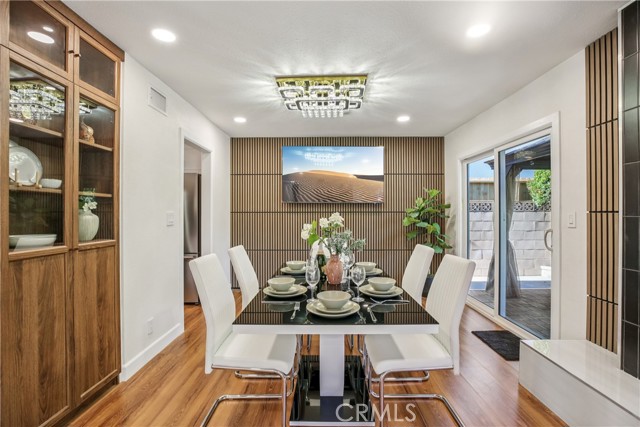 1533 W San Lorenzo Ave, Santa Ana CA: https://media.crmls.org/medias/c387cc0b-8d43-4778-92b7-a1b2fba801e7.jpg