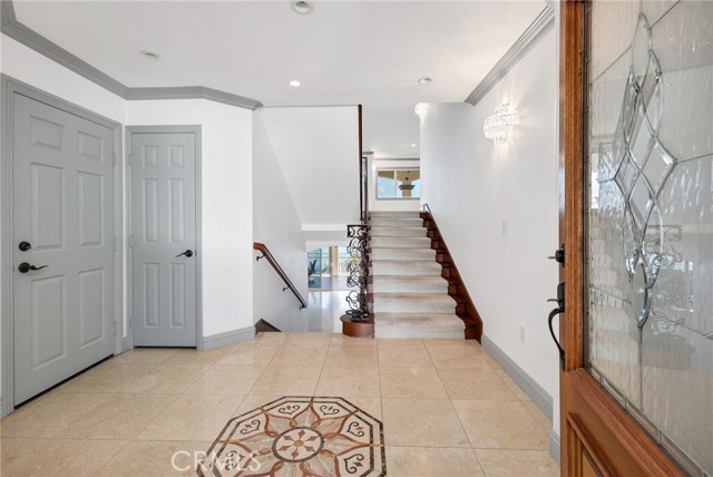 Detail Gallery Image 5 of 64 For 22250 Village Way, Canyon Lake,  CA 92587 - 5 Beds | 4/2 Baths