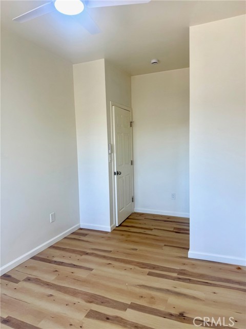 Detail Gallery Image 8 of 13 For 236 W 47th St #1/2,  Los Angeles,  CA 90037 - 3 Beds | 2 Baths