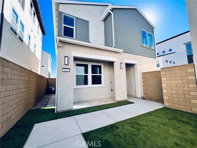 124 Tiffin, Irvine CA: https://media.crmls.org/medias/c38a6db1-e576-40ba-8500-12c246431493.jpg