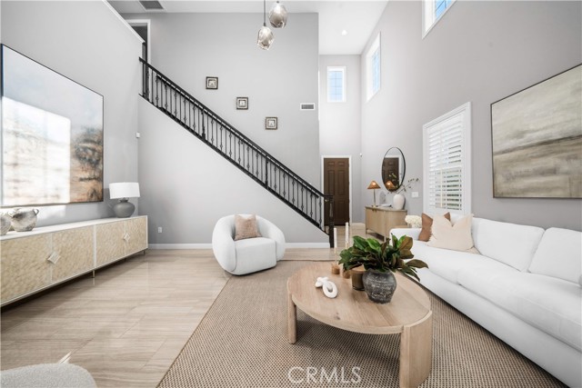 Detail Gallery Image 9 of 60 For 42 Castellana, Lake Forest,  CA 92630 - 4 Beds | 3 Baths