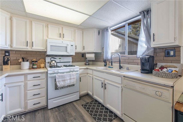 Detail Gallery Image 8 of 24 For 410 Oriole, Big Bear Lake,  CA 92315 - 3 Beds | 2 Baths