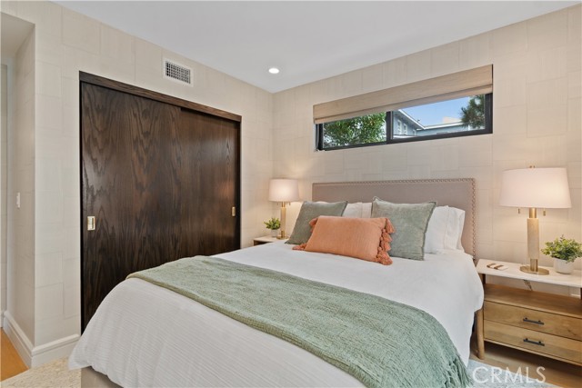 802 Bard photo 18