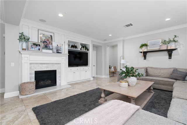 Detail Gallery Image 10 of 60 For 14994 Westfork Ln, Fontana,  CA 92336 - 5 Beds | 4/1 Baths