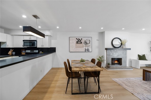 1940 N Highland Avenue, Los Angeles CA: https://media.crmls.org/medias/c38d5e39-84de-4ed6-8863-22d556519b33.jpg
