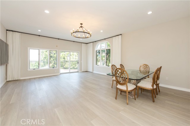 2836 N Kingsgate Drive, Orange CA: https://media.crmls.org/medias/c38e0a94-2bbf-4f6e-8367-5f7f193bd19b.jpg