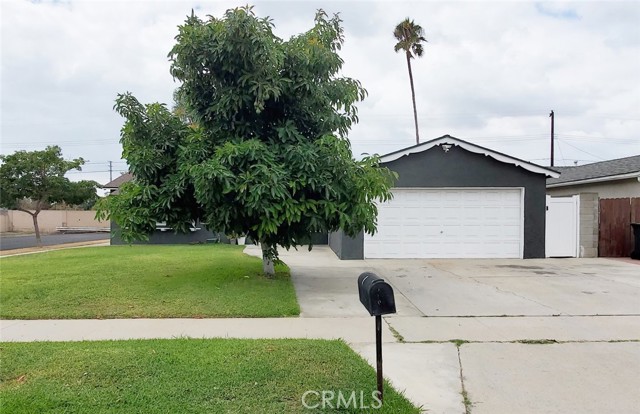 2602 Ponderosa St, Santa Ana, CA 92705