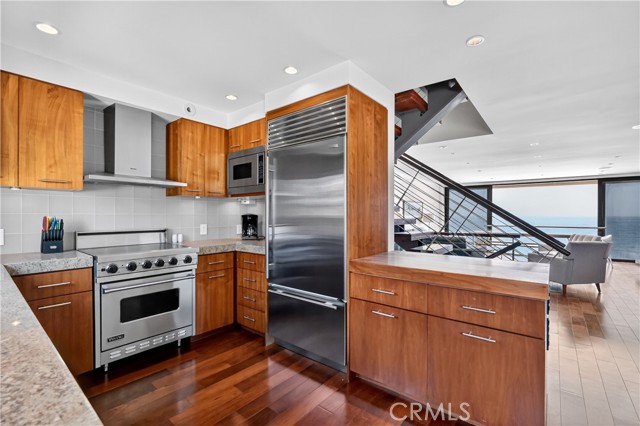 102 Blue Lagoon, Laguna Beach CA: https://media.crmls.org/medias/c38fbd75-6d85-4d7f-bb17-6b016fe9eae6.jpg