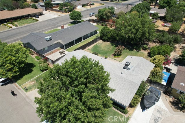 125 Hilton Street, Madera CA: https://media.crmls.org/medias/c3906c48-f833-4458-ae2b-0a8bff44a88b.jpg