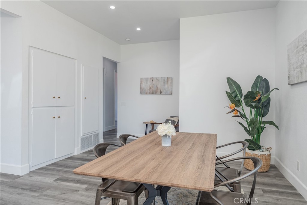 1224 E Live Oak Court