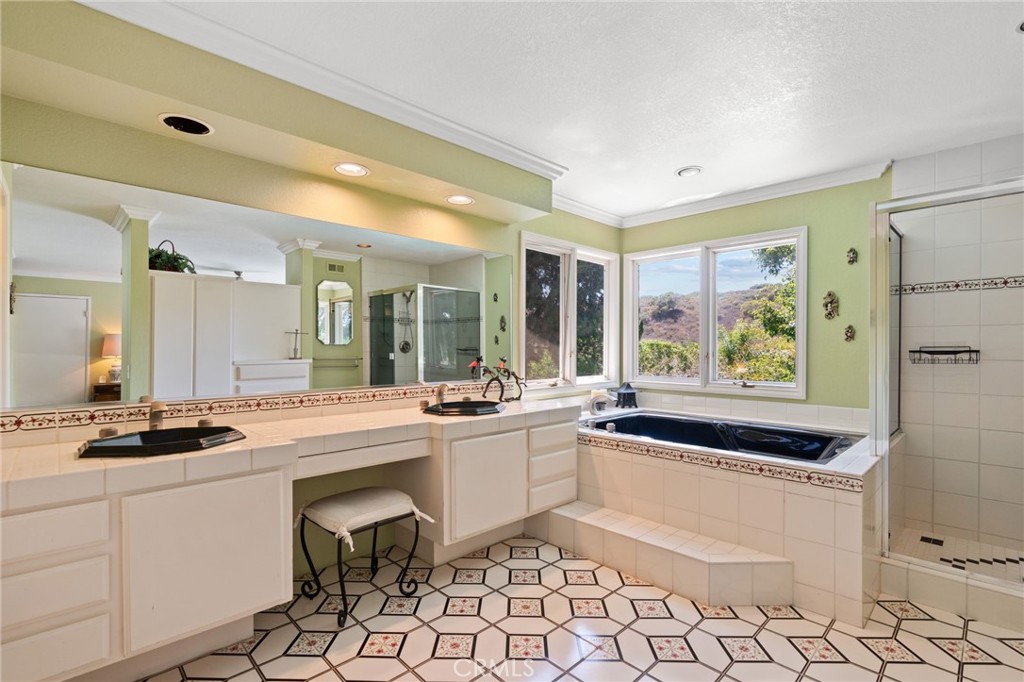 MLS #OC25155618 img 24