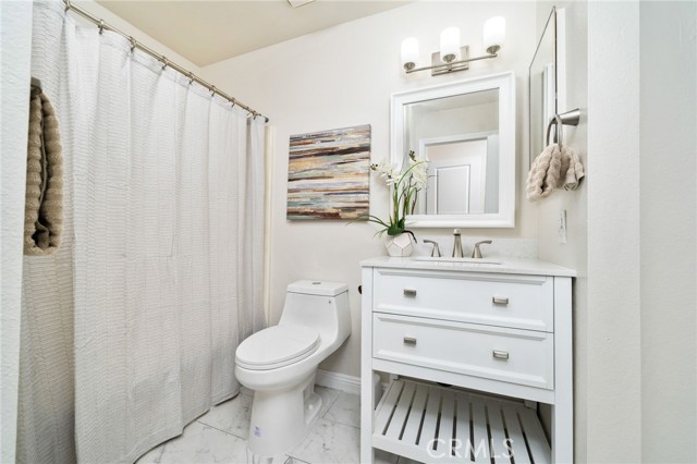 270 Fern Court, Azusa CA: https://media.crmls.org/medias/c3918315-e1c5-46f9-9c6b-7b79c5f76dc8.jpg