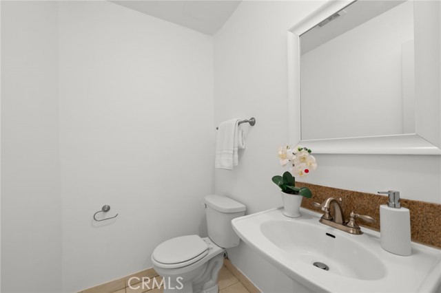 Detail Gallery Image 35 of 45 For 5017 Cartwright #3,  North Hollywood,  CA 91601 - 4 Beds | 2/1 Baths