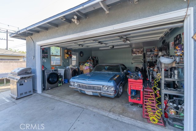 6933 Delta Avenue, Long Beach CA: https://media.crmls.org/medias/c391fe76-5f79-4124-95f0-ece36bbe4de3.jpg