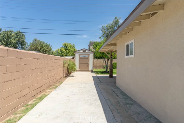 5611 Harold Street, Riverside CA: https://media.crmls.org/medias/c392308d-dd19-4678-b1e9-a3b95feb791b.jpg