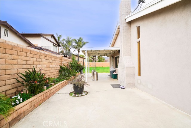 Detail Gallery Image 14 of 19 For 2425 N Fillmore Ave, Rialto,  CA 92377 - 4 Beds | 2 Baths