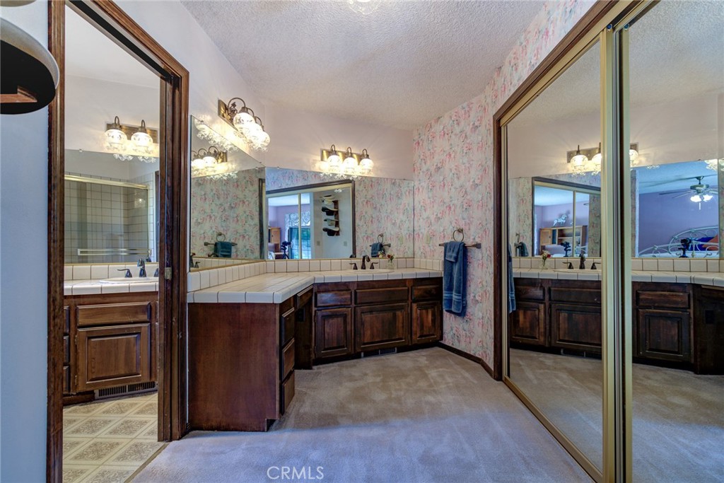 https://media.crmls.org/medias/c3926032-12d9-4ed7-ab7a-96a25b8207d9.jpg?preset=X-Large