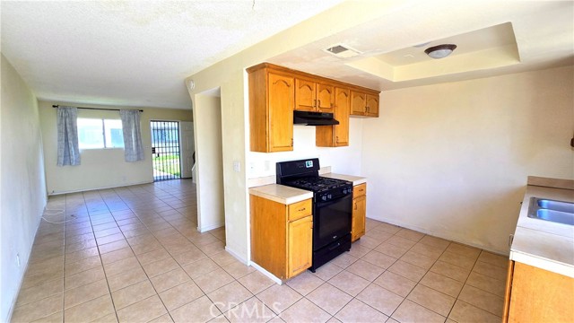 120 N 13th Avenue, Upland CA: https://media.crmls.org/medias/c3928274-504d-46ca-9526-ad210be0a259.jpg