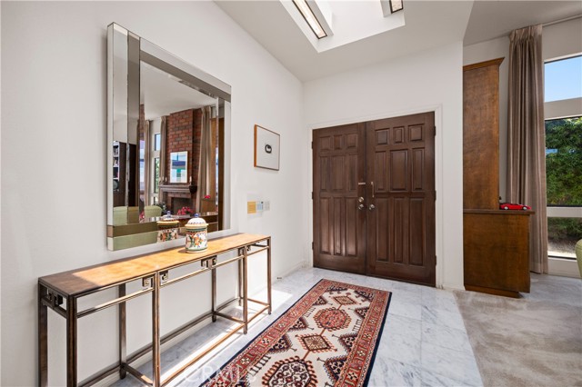 21 Beachcomber Drive, Corona del Mar CA: https://media.crmls.org/medias/c392f805-26dd-44a1-8661-1fe87ada60fb.jpg