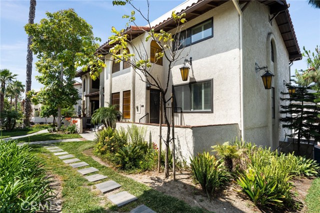 400 S Flower Street, Orange CA: https://media.crmls.org/medias/c393335a-df0d-46e1-aa76-1ab5e2296ded.jpg