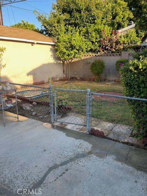 12432 212th Street, Lakewood, California 90715, 3 Bedrooms Bedrooms, ,1 BathroomBathrooms,Single Family Residence,For Sale,212th,IG24111771