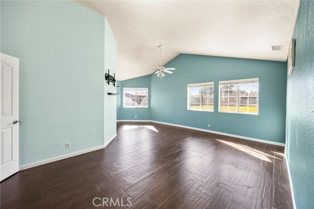 Detail Gallery Image 44 of 67 For 21725 Pinewood, Perris,  CA 92570 - 4 Beds | 3 Baths