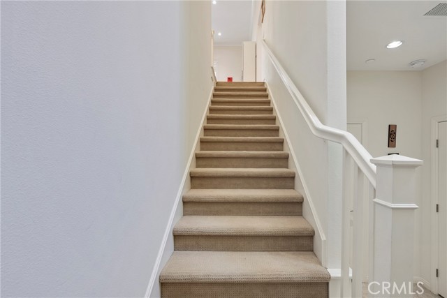 Detail Gallery Image 5 of 45 For 130 Overbrook, Irvine,  CA 92620 - 2 Beds | 2 Baths