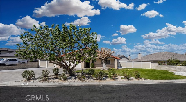 Detail Gallery Image 3 of 46 For 12680 Pinehurst Trl, Victorville,  CA 92395 - 3 Beds | 2 Baths