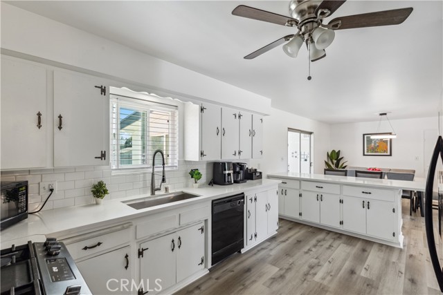 Detail Gallery Image 29 of 64 For 925 S Purdue Ave, Fresno,  CA 93727 - 5 Beds | 4 Baths